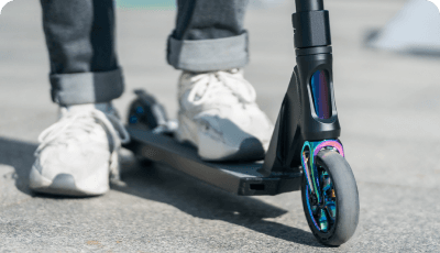 🛴 より軽く、持ち運びやすく、通勤や通学の「ラストワンマイル」を解決する新型折りたたみ式キックスクーター「Jongle」登場！
